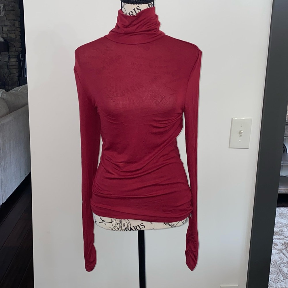 Fabletics fitting long sleeve turtleneck